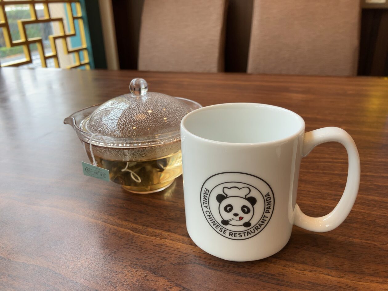 浅草PANDAのドリンクバーでお茶を頼んだ画像