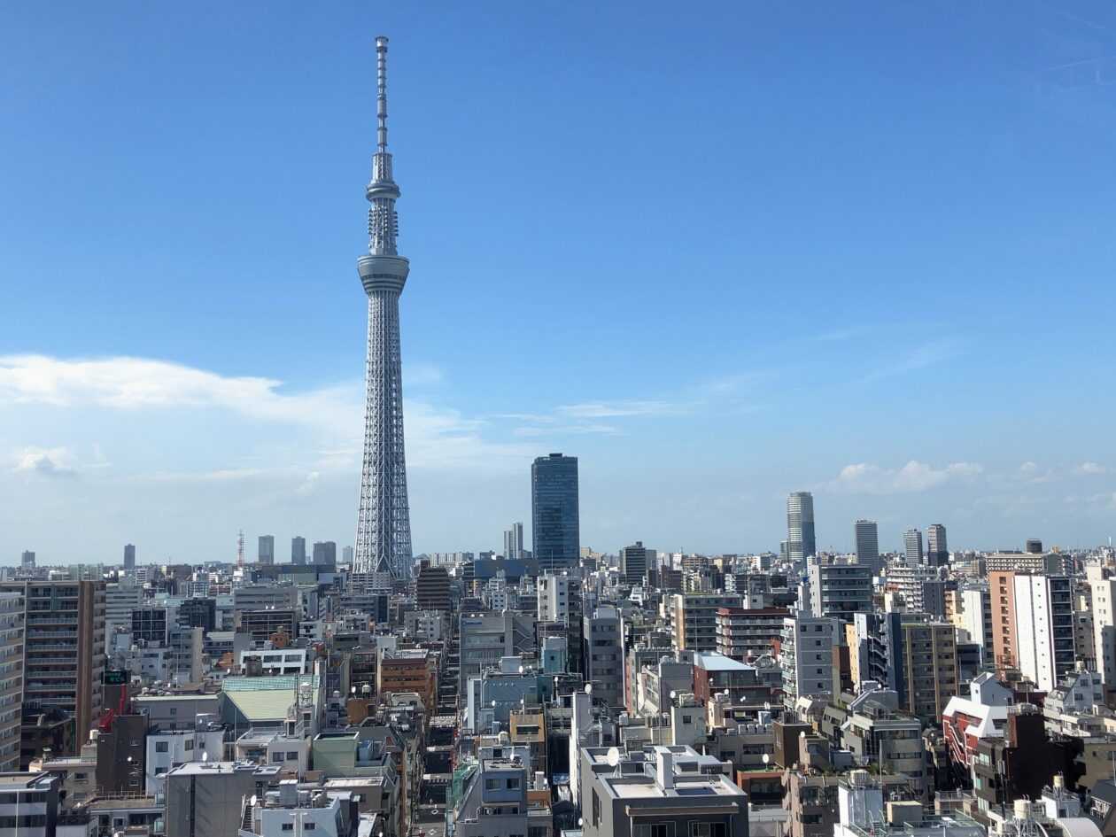 東京スカイツリーと街の写真