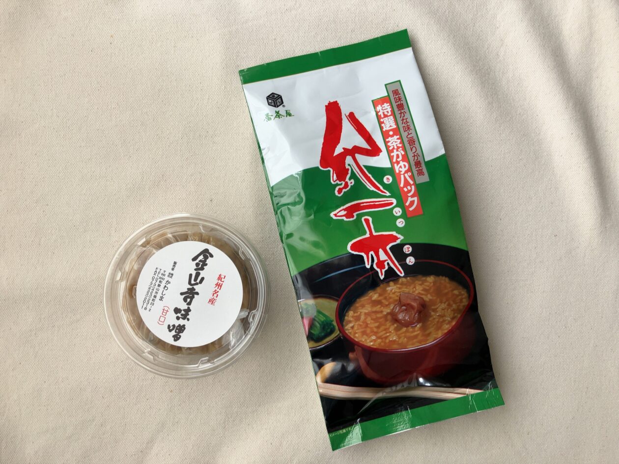 茶粥パックと金山寺味噌の写真